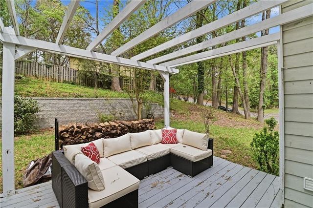 206 Apple Court, Woodstock, GA 30188