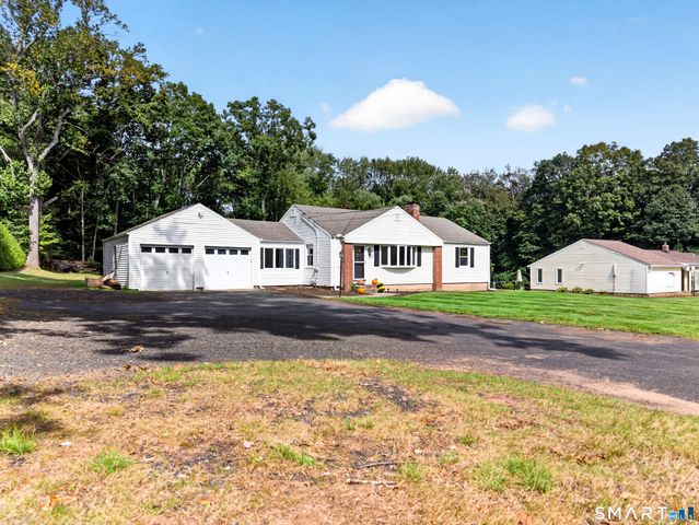 527 Clintonville Road, North Haven, CT 06473