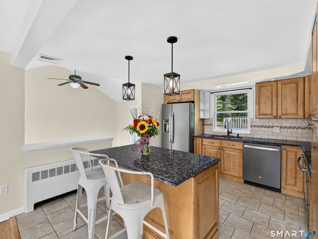 527 Clintonville Road, North Haven, CT 06473