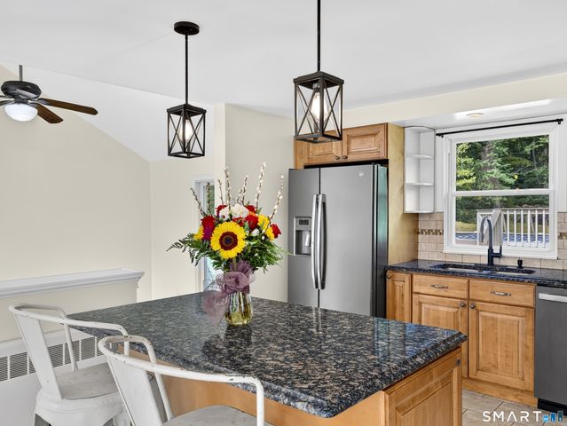 527 Clintonville Road, North Haven, CT 06473