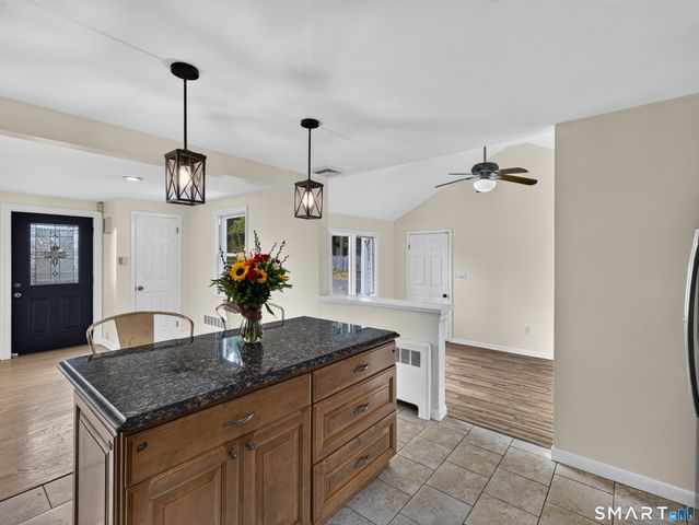 527 Clintonville Road, North Haven, CT 06473