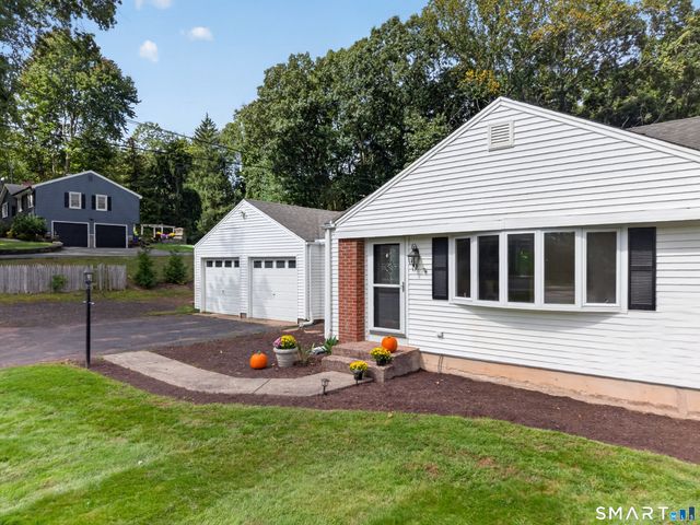 527 Clintonville Road, North Haven, CT 06473