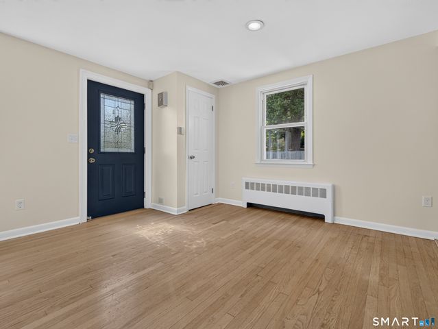 527 Clintonville Road, North Haven, CT 06473