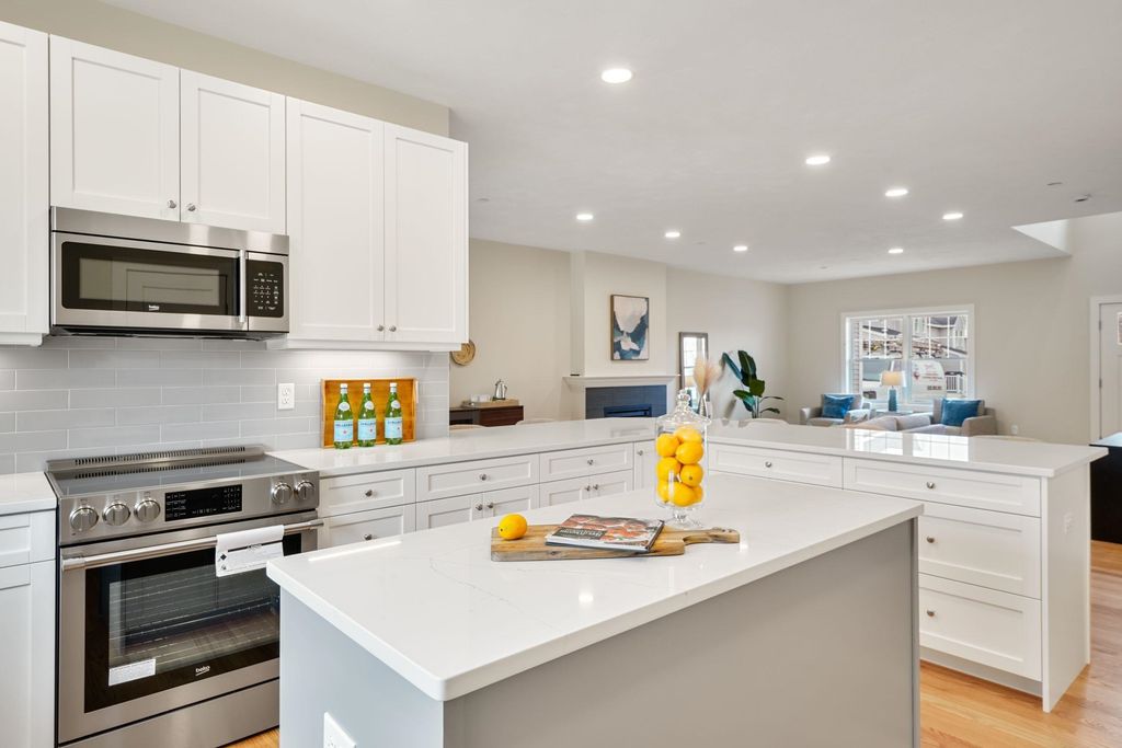 15 Brightstone Way 14, Sandown, NH 03873