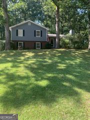 2210 GRAYFIELD Drive, Grayson, GA 30017