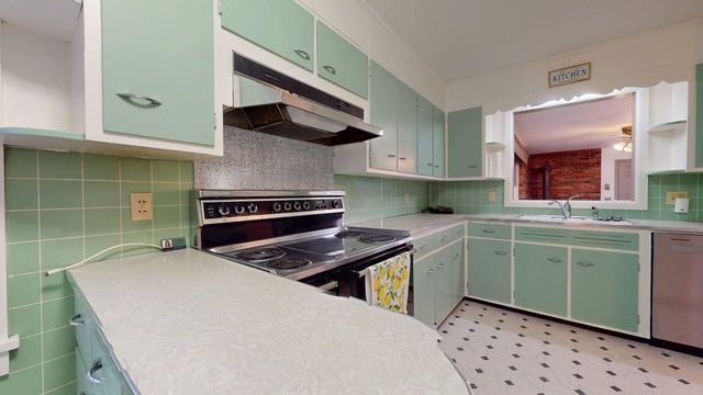 13 Laroe Street, Swanton, VT 05488