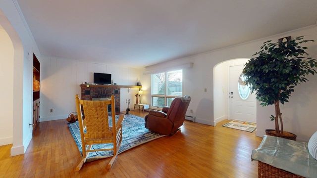 13 Laroe Street, Swanton, VT 05488