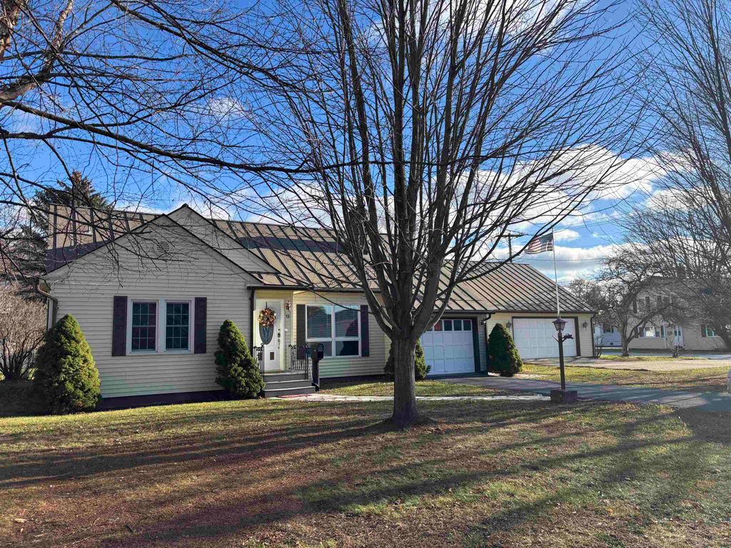13 Laroe Street, Swanton, VT 05488