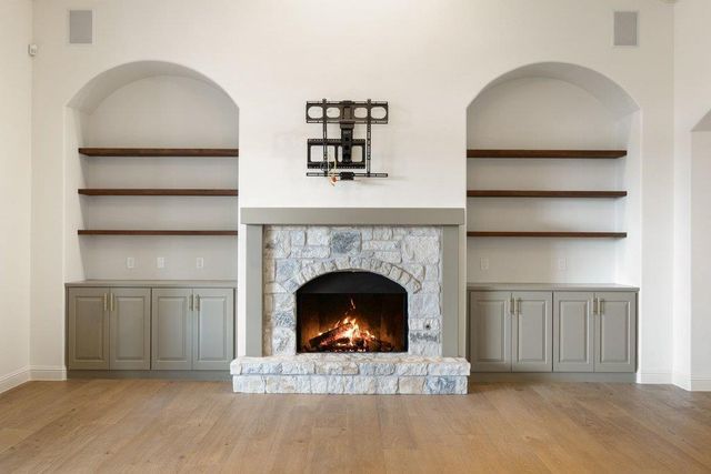 114 Golden Bear DR, Austin, TX 78738