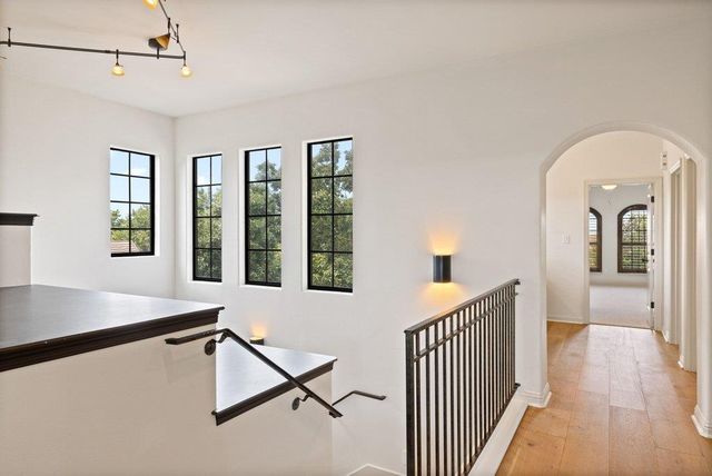114 Golden Bear DR, Austin, TX 78738
