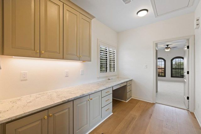 114 Golden Bear DR, Austin, TX 78738