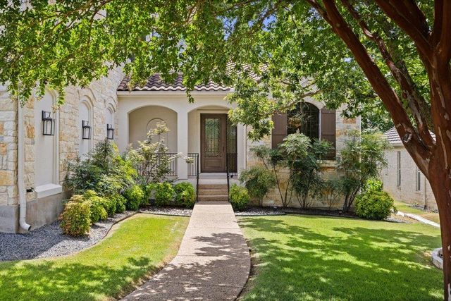 114 Golden Bear DR, Austin, TX 78738