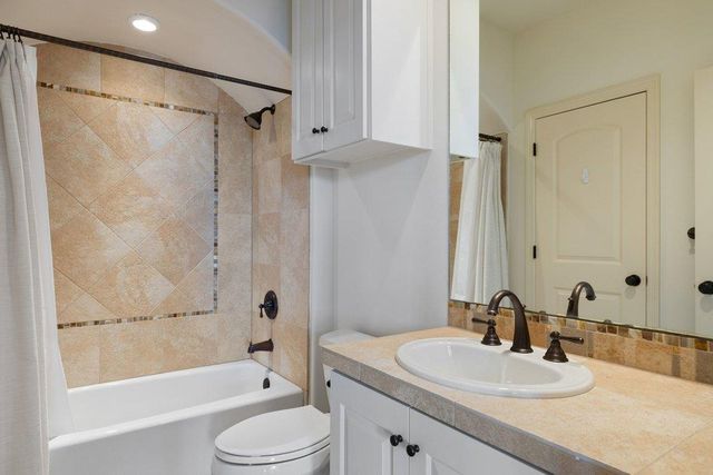 114 Golden Bear DR, Austin, TX 78738