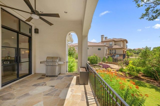 114 Golden Bear DR, Austin, TX 78738