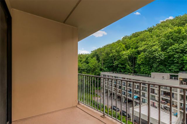 1155 Warburton Avenue 11F, Yonkers, NY 10701