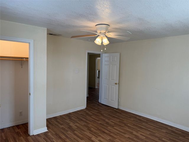 1402 N Commerce Street, Fort Worth, TX 76164