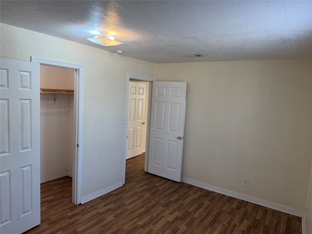 1402 N Commerce Street, Fort Worth, TX 76164