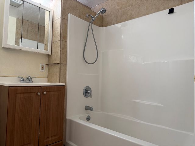 1402 N Commerce Street, Fort Worth, TX 76164