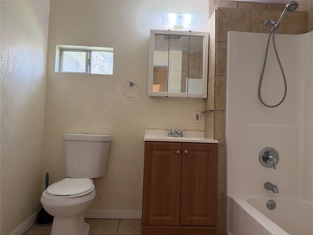 1402 N Commerce Street, Fort Worth, TX 76164