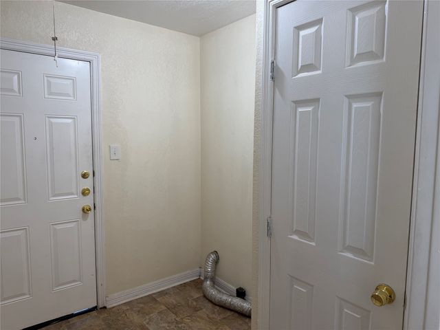 1402 N Commerce Street, Fort Worth, TX 76164