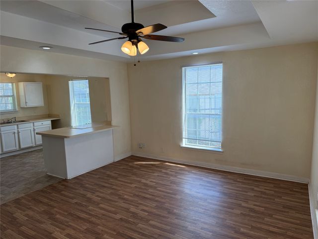 1402 N Commerce Street, Fort Worth, TX 76164