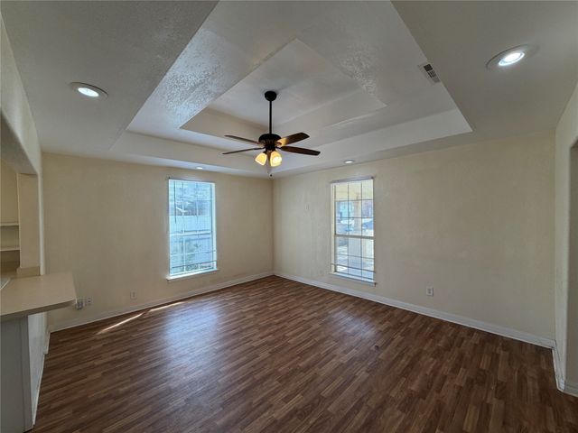 1402 N Commerce Street, Fort Worth, TX 76164