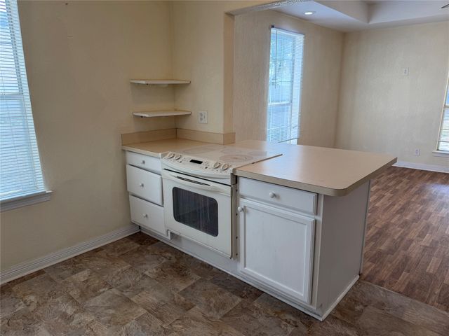 1402 N Commerce Street, Fort Worth, TX 76164