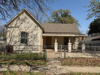 1402 N Commerce Street, Fort Worth, TX 76164