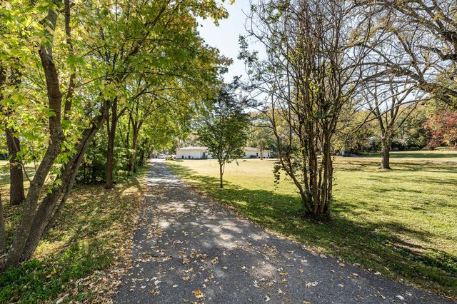 725 Elysian Fields Rd, Nashville, TN 37204