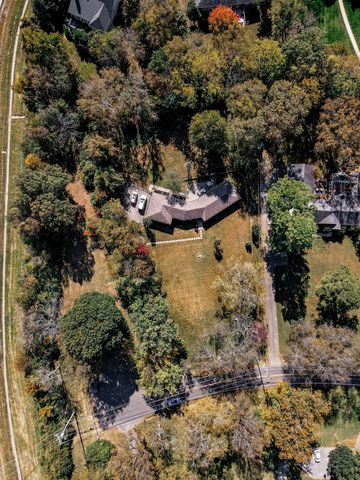 725 Elysian Fields Rd, Nashville, TN 37204