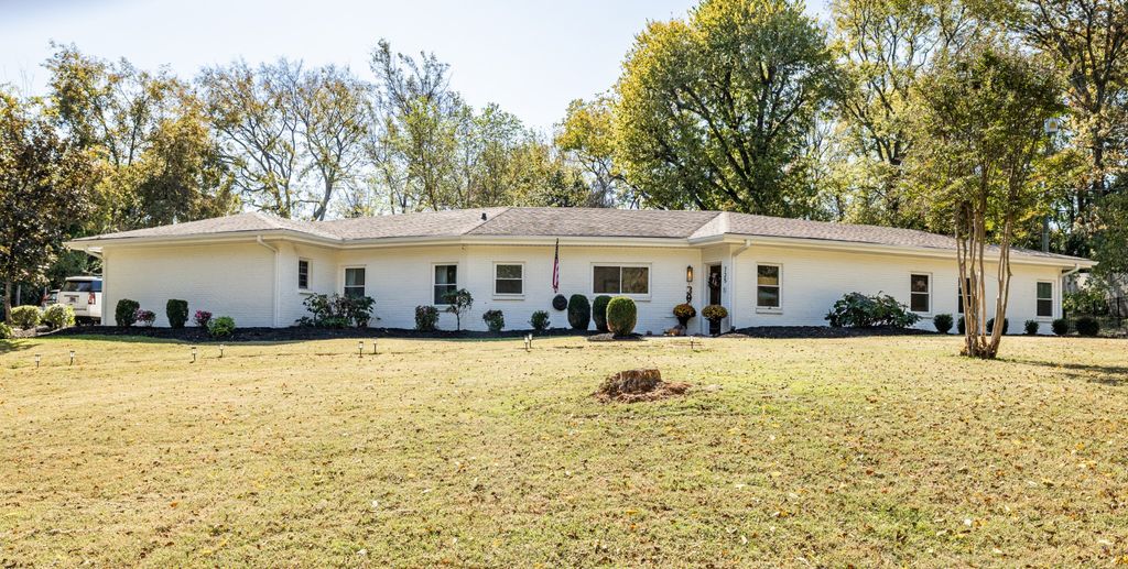 725 Elysian Fields Rd, Nashville, TN 37204