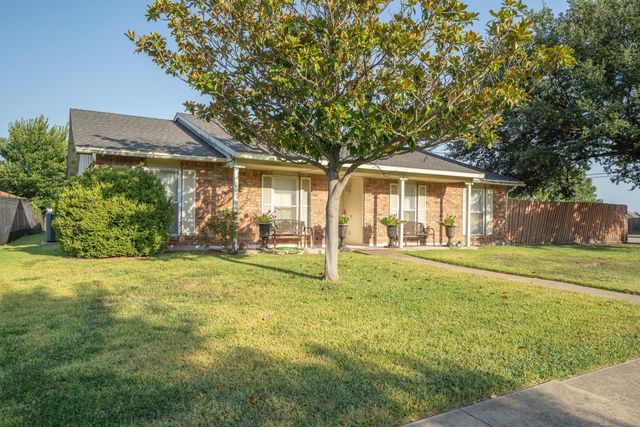 4333 Woodbluff Drive, Mesquite, TX 75150