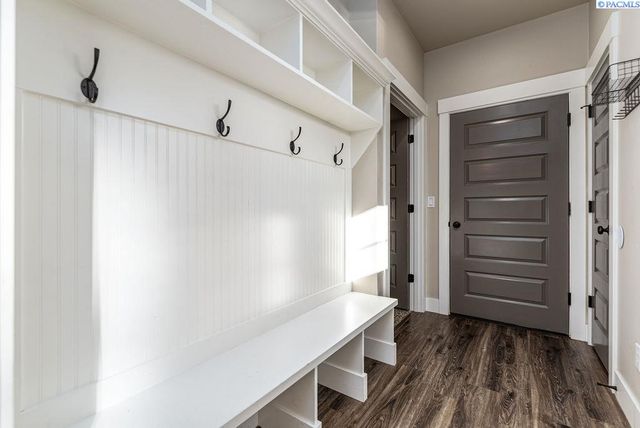 6356 W 38th Ave, Kennewick, WA 99338