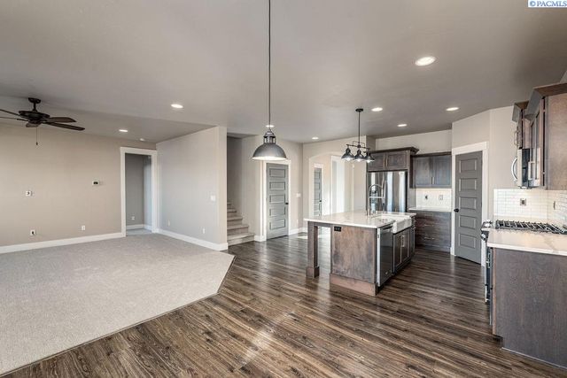 6356 W 38th Ave, Kennewick, WA 99338