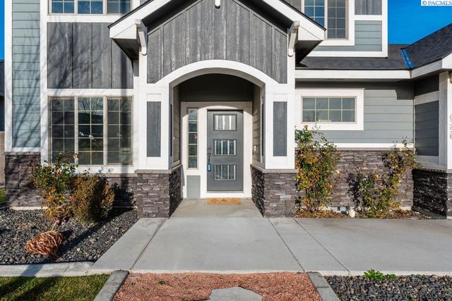 6356 W 38th Ave, Kennewick, WA 99338