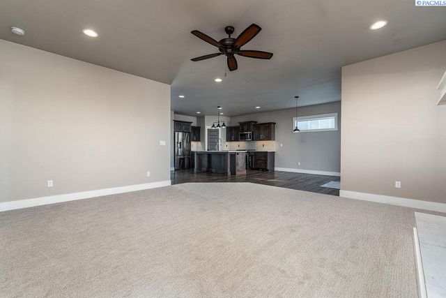 6356 W 38th Ave, Kennewick, WA 99338