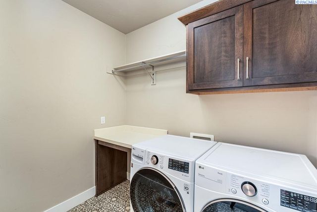 6356 W 38th Ave, Kennewick, WA 99338