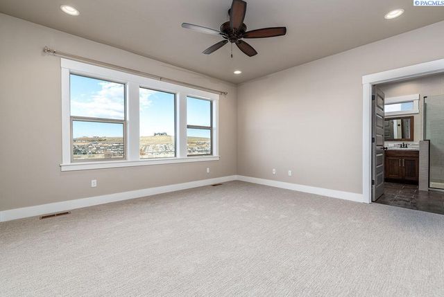 6356 W 38th Ave, Kennewick, WA 99338