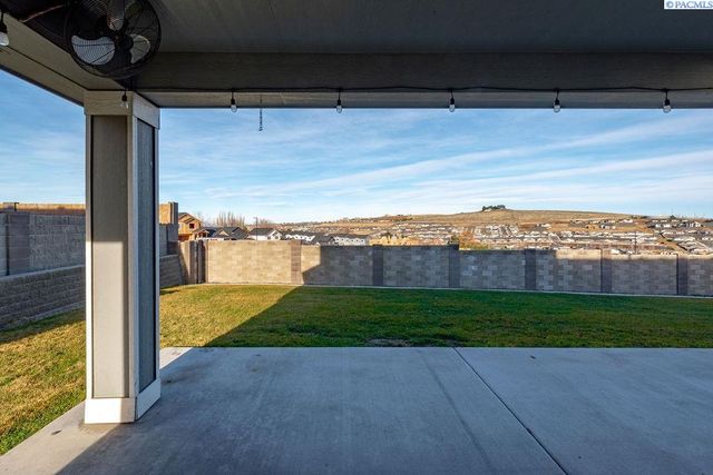 6356 W 38th Ave, Kennewick, WA 99338