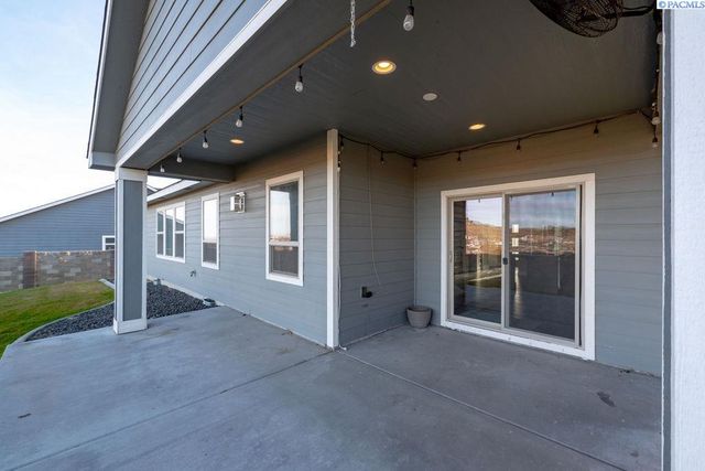 6356 W 38th Ave, Kennewick, WA 99338