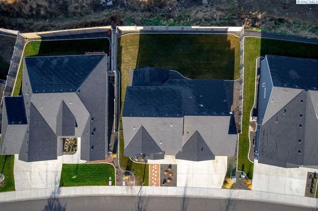 6356 W 38th Ave, Kennewick, WA 99338