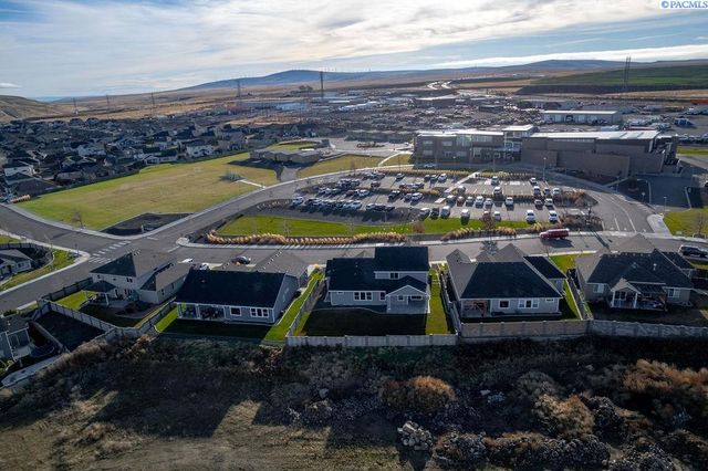 6356 W 38th Ave, Kennewick, WA 99338