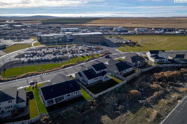 6356 W 38th Ave, Kennewick, WA 99338