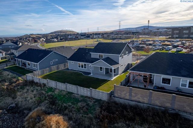 6356 W 38th Ave, Kennewick, WA 99338