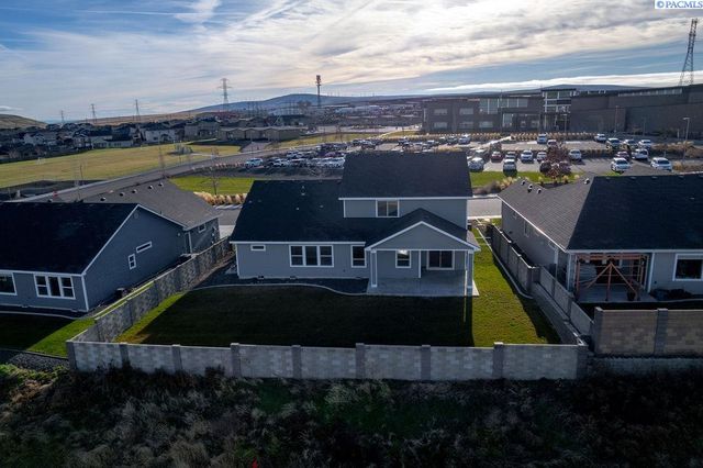 6356 W 38th Ave, Kennewick, WA 99338