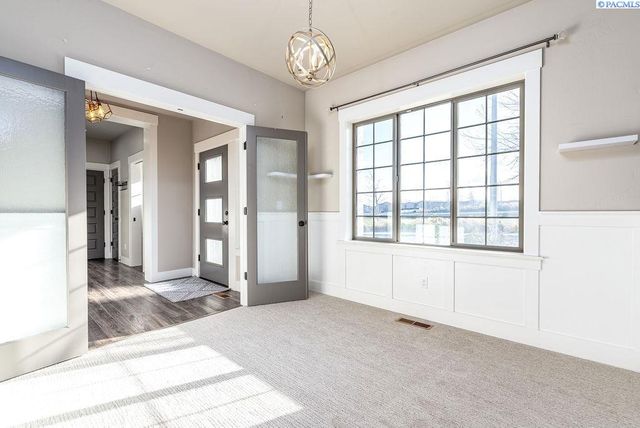 6356 W 38th Ave, Kennewick, WA 99338