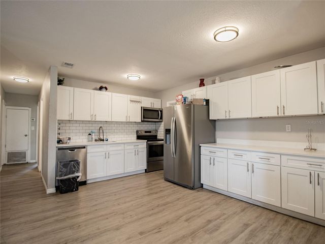 1125 AVENUE L, Haines City, FL 33844