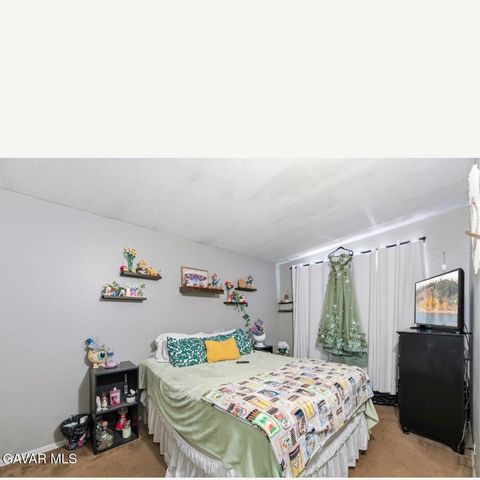 1041 W Avenue H 1, Lancaster, CA 93534