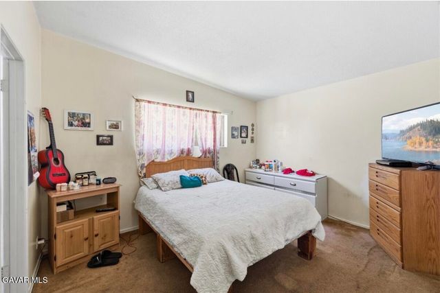 1041 W Avenue H 1, Lancaster, CA 93534