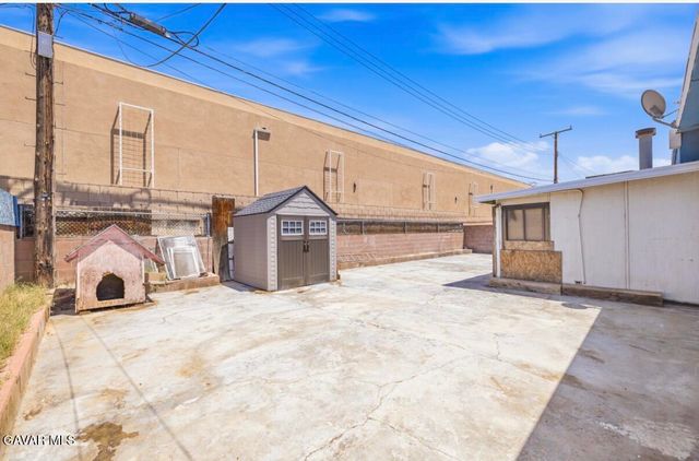 1041 W Avenue H 1, Lancaster, CA 93534